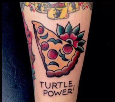 Te tatuaże zostały stworzone dla miłośników pizzy!