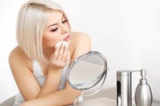 Jak korzystać z kosmetyków zawierających kwasy