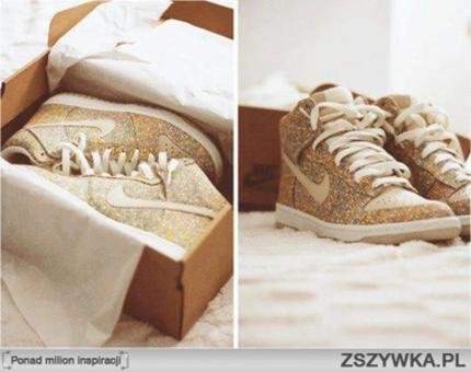 10 najpiękniejszych złotych butów na wiosnę/lato!