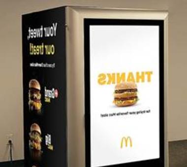 Automat z darmowymi burgerami