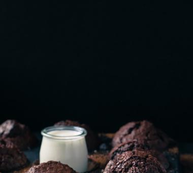 Mega czekoladowe, wilgotne muffiny! [PRZEPIS]