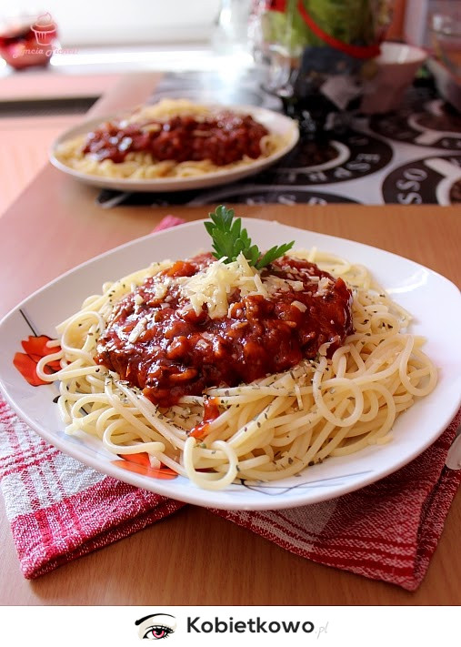 Spaghetti bolognese - obiad po Włosku [PRZEPIS]