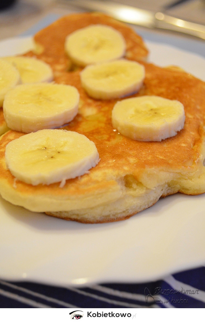 Pancakes z miodem i bananami (z kefirem)! [PRZEPIS]