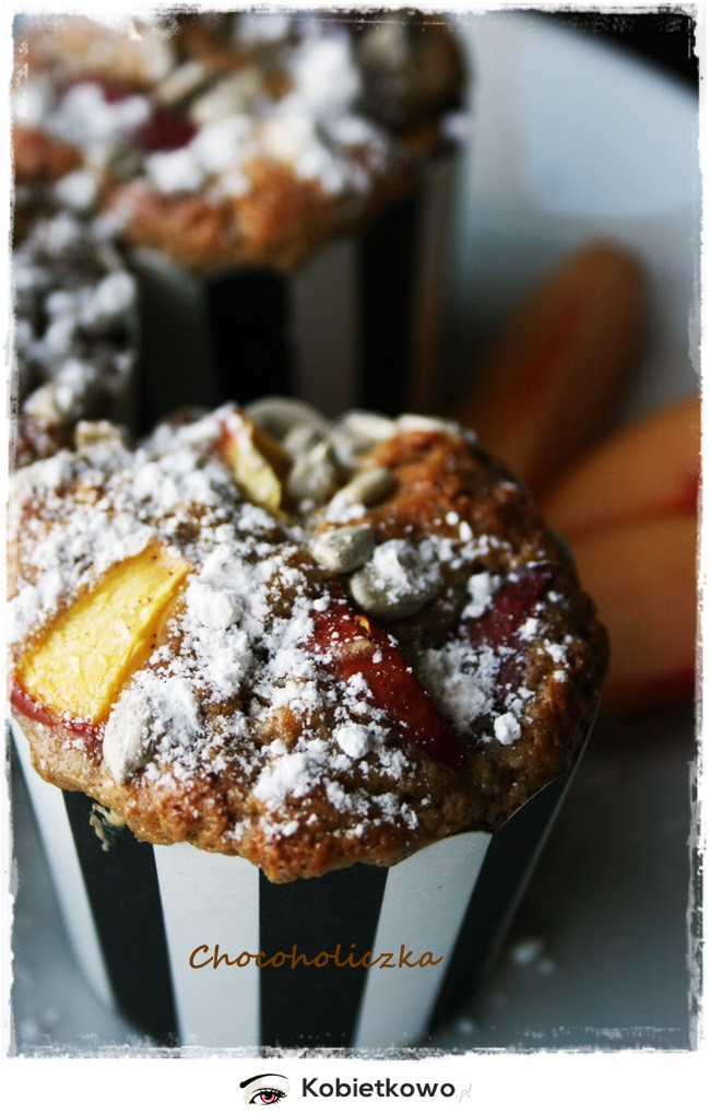 Super śniadaniowe muffiny z nektarynkami. Musisz spróbować! [PRZEPIS]
