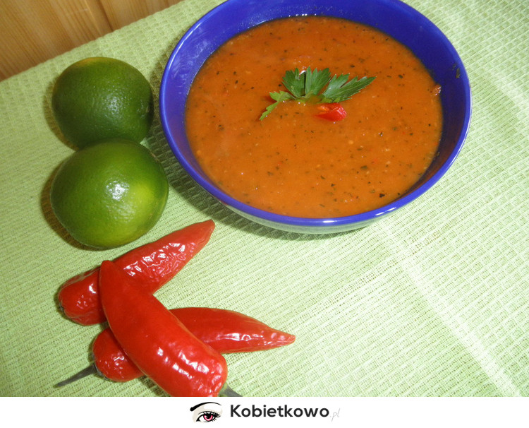 Zupa pomidorowa pikantna z cukinią! [PRZEPIS]