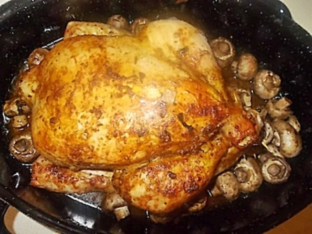 Kurczak nadziewany pieczarkami, idealny na obiad [PRZEPIS]