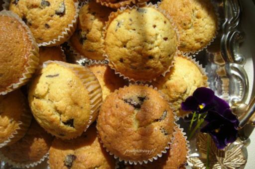 Muffinki z czekoladą białą i gorzką [PRZEPIS]
