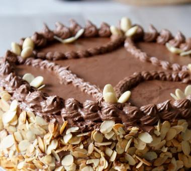 Pyszny tort czekoladowy! [PRZEPIS]