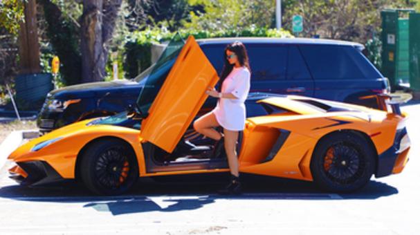 Kylie Jenner dostała nowy luksusowy samochód!
