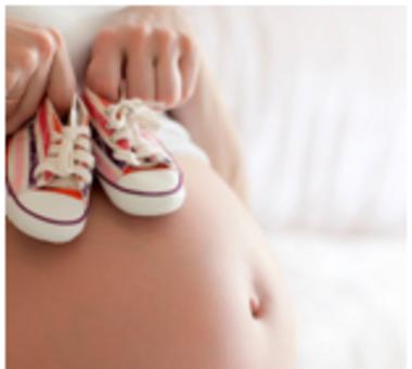 Drogeria promuje obsługę kobiet w ciąży bez kolejki, które klienci wyzywają od "naciągaczek 500 plus"
