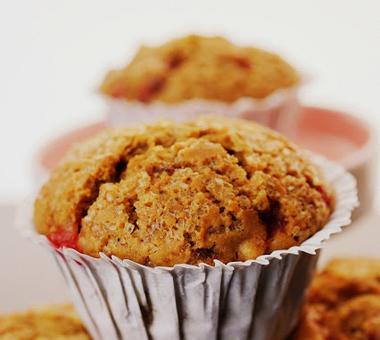 Muffinki pełnoziarniste z truskawkami - proste w zrobieniu [PRZEPIS]