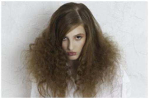 10 tys. odszkodowania za spalone włosy: gdańska fryzjerka zapłaci klientce za wadliwą trwałą