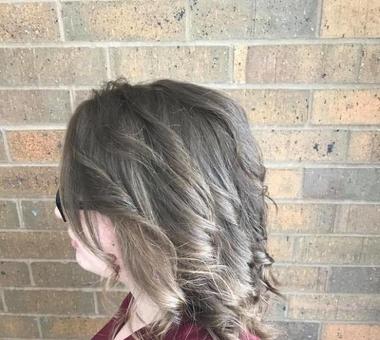 Nastolatka z depresją chciała ogolić się na łyso, ale fryzjerka jej odmówiła!