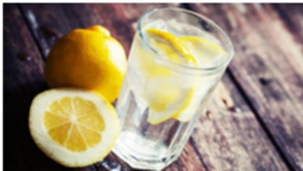 Cytrynowy detoks: oczyszczanie organizmu lemoniadą to prawdziwy hit