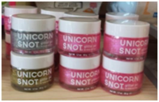 Unicorn snot - ten kosmetyk podbija Internet! Co to takiego?