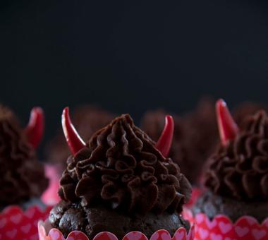 Muffinki czekoladowe z chili - wyglądają diabelsko [PRZEPIS]