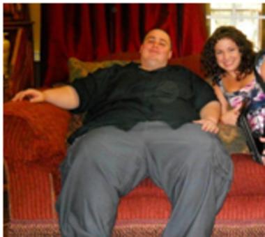 W 2011 roku ważył 190 kg. 6 lat później zrzucił prawie połowę tej wagi i wygląda zupełnie inaczej