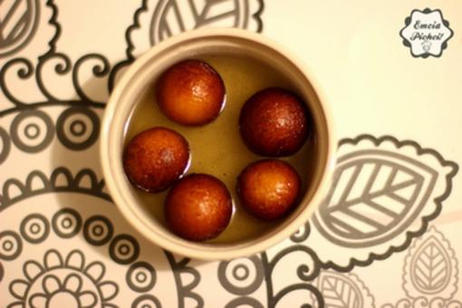 Gulab Jamun - indyjskie pączki! [PRZEPIS]