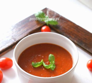 Kremowa zupa pomidorowa - zupełnie nowy smak [PRZEPIS]