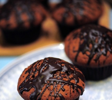 Kakaowe muffiny z kawałkami czekolady. PYSZNY DESER