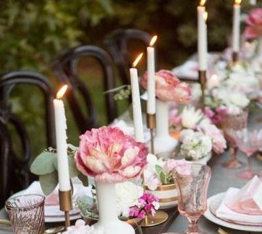 14 przepięknych dekoracji ślubnych stołów!