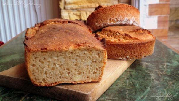 Prosty chleb bezglutenowy bez mąki kukurydzianej! [PRZEPIS]
