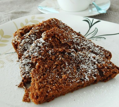 Ciasto czekoladowo-bananowe; idealne do kawy i herbaty.