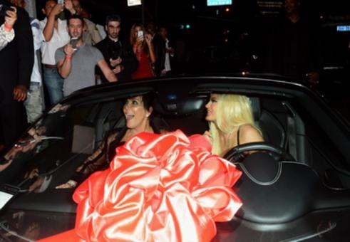 Kylie Jenner dostała nowy luksusowy samochód!