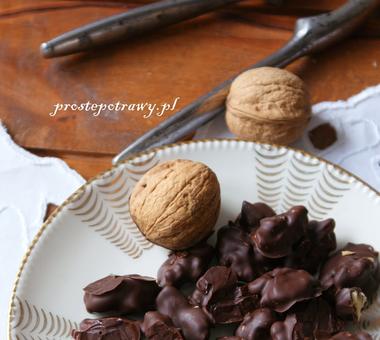 Orzechy w czekoladzie - zdrowa przekąska [PRZEPIS]