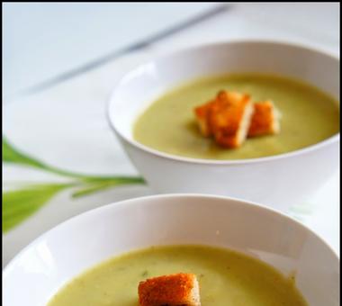 Zupa krem z brokuła z grzankami! [PRZEPIS]
