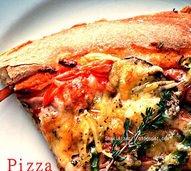 Pizza z mozzarellą, pomidorami i szynką! [PRZEPIS]