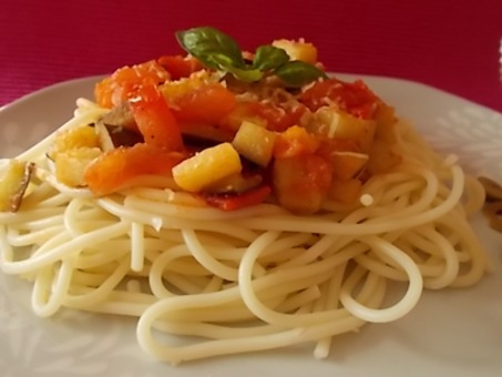 Spaghetti z bakłażanem, pyszne! [PRZEPIS]