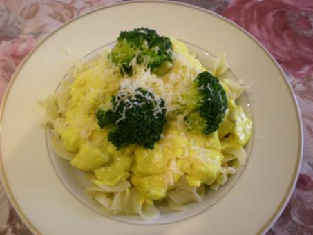 Tagliatelle bianca - makaron z sosem serowym i brokułami! [PRZEPIS]