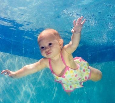 Nauka pływania dzieci i niemowląt. [NA CO ZWRÓCIĆ UWAGĘ?]
