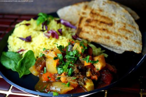 Ryż basmati z szafranem, warzywa w sosie curry i placuszki chapati z mąki pełnoziarnistej! [PRZEPIS]